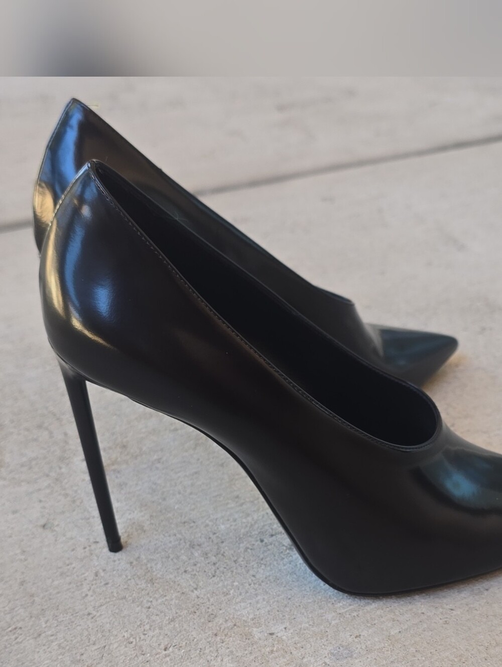 Saint Laurent Classic Black Leather Pointed-Toe Stiletto Pumps